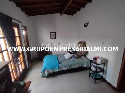 Apartamento de 3 alcobas en venta en Estadio, Medellín, 247 m² · foto 17 de 20