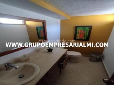 Apartamento de 3 alcobas en venta en Estadio, Medellín, 247 m² · foto 18 de 20