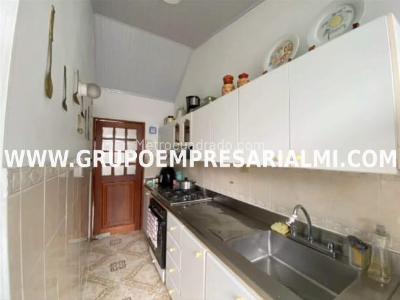 Apartamento de 4 alcobas en venta en La Floresta, Medellín, 98 m² · foto 4 de 20