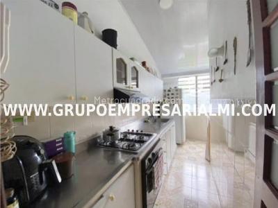 Apartamento de 4 alcobas en venta en La Floresta, Medellín, 98 m² · foto 5 de 20