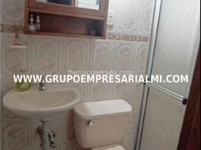 Apartamento de 4 alcobas en venta en La Floresta, Medellín, 98 m² · foto 13 de 20
