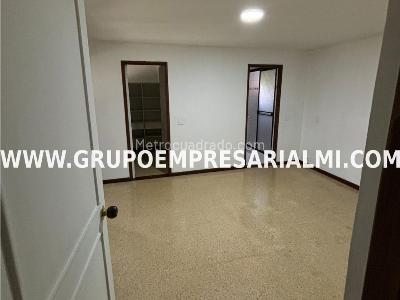 Apartamento de 3 alcobas en arriendo en Laureles, Medellín, 131 m² · foto 4 de 20