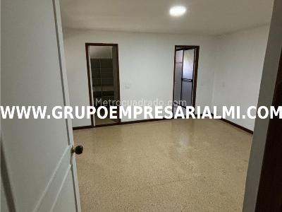 Apartamento de 3 alcobas en arriendo en Laureles, Medellín, 131 m² · foto 14 de 20