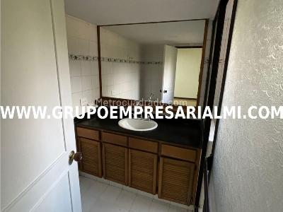 Apartamento de 3 alcobas en arriendo en Laureles, Medellín, 131 m² · foto 18 de 20