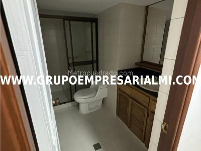 Apartamento de 3 alcobas en arriendo en Laureles, Medellín, 131 m² · foto 19 de 20
