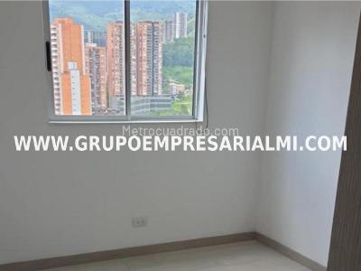 Apartamento de 3 alcobas en venta en Tres Esquinas, Sabaneta, 92 m² · foto 5 de 20