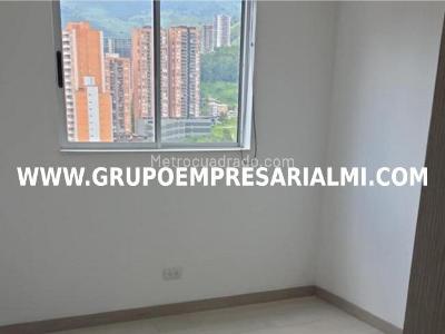 Apartamento de 3 alcobas en venta en Tres Esquinas, Sabaneta, 92 m² · foto 13 de 20