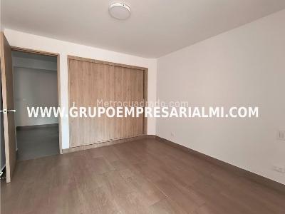 Apartamento de 3 alcobas en venta en Laureles, Medellín, 179 m² · foto 18 de 20