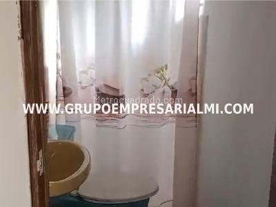 Casa de 5 alcobas en venta en El Trapiche, Bello, 70 m² · foto 11 de 20