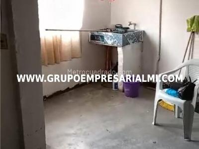 Casa de 5 alcobas en venta en El Trapiche, Bello, 70 m² · foto 15 de 20