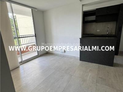Apartamento de 3 alcobas en venta en San Jose, Sabaneta, 60 m² · foto 2 de 20