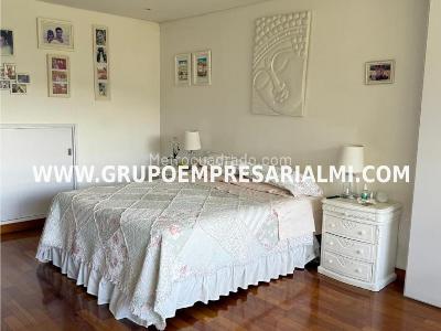 Apartamento de 3 alcobas en venta en El Poblado, Medellín, 200 m² · foto 5 de 20