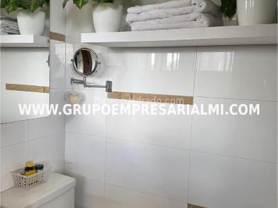 Apartamento de 3 alcobas en venta en El Poblado, Medellín, 200 m² · foto 10 de 20