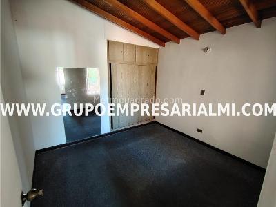 Apartamento de 3 alcobas en arriendo en Los Colores, Medellín, 125 m² · foto 12 de 20