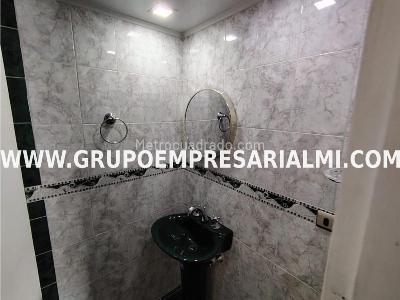 Apartamento de 3 alcobas en arriendo en Los Colores, Medellín, 125 m² · foto 16 de 20