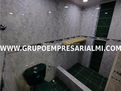 Apartamento de 3 alcobas en arriendo en Los Colores, Medellín, 125 m² · foto 17 de 20
