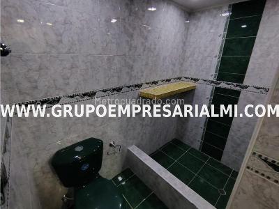 Apartamento de 3 alcobas en arriendo en Los Colores, Medellín, 125 m² · foto 18 de 20