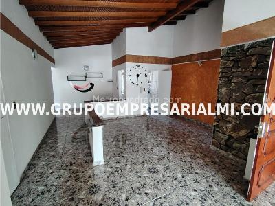 Apartamento de 3 alcobas en arriendo en Los Colores, Medellín, 125 m² · foto 2 de 20