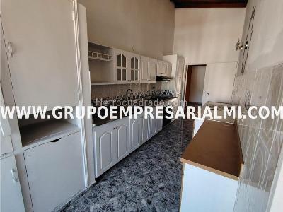 Apartamento de 3 alcobas en arriendo en Los Colores, Medellín, 125 m² · foto 5 de 20
