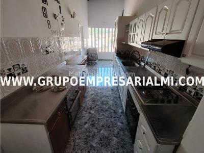 Apartamento de 3 alcobas en arriendo en Los Colores, Medellín, 125 m² · foto 6 de 20