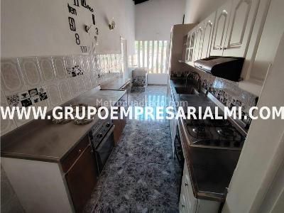 Apartamento de 3 alcobas en arriendo en Los Colores, Medellín, 125 m² · foto 7 de 20