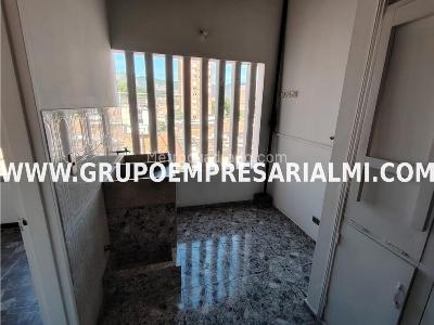 Apartamento de 3 alcobas en arriendo en Los Colores, Medellín, 125 m² · foto 9 de 20