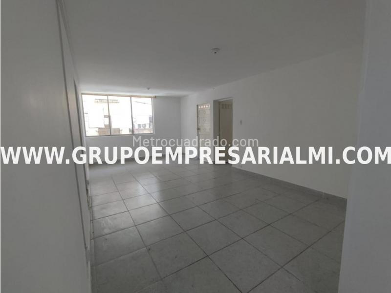 Casa en Alquiler de 5 Alcobas en San Joaquín