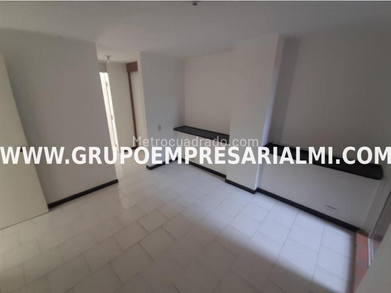 Apartamento amplio de 3 Alcobas en La Pola, Robledo