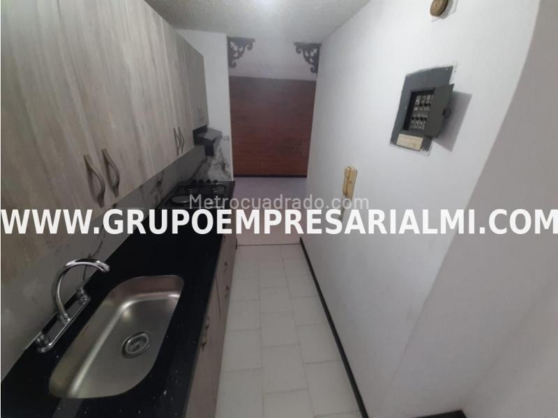 Apartamento amplio de 3 Alcobas en La Pola, Robledo - 4