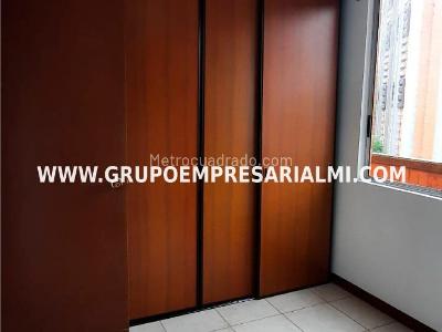 Apartamento de 3 alcobas en venta en El Poblado, Medellín, 127 m² · foto 4 de 20