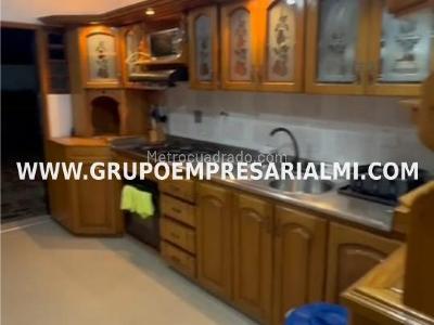 Casa de 3 alcobas en arriendo en El Poblado, Medellín, 250 m² · foto 9 de 20