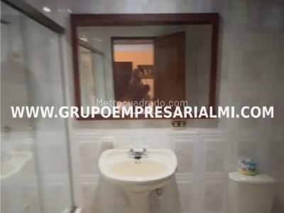 Casa de 3 alcobas en arriendo en El Poblado, Medellín, 250 m² · foto 19 de 20