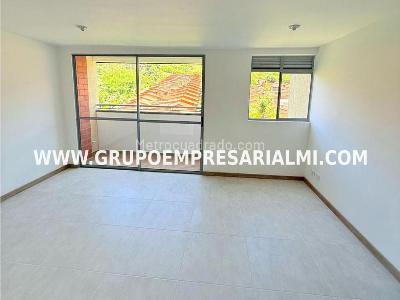 Apartamento de 3 alcobas en venta en Molinares, Bello, 62 m² · foto 2 de 20