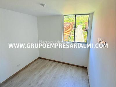 Apartamento de 3 alcobas en venta en Molinares, Bello, 62 m² · foto 13 de 20