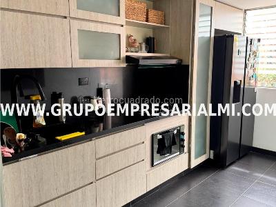 Apartamento de 3 alcobas en venta en El Poblado, Medellín, 100 m² · foto 4 de 20
