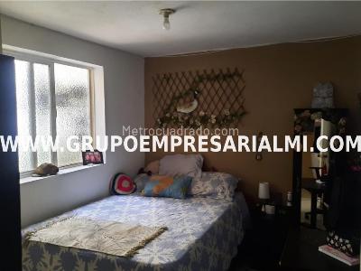 Casa de 5 alcobas en venta en El Salvador, Medellín, 114 m² · foto 3 de 17