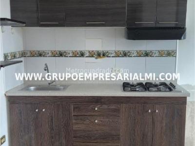 Apartamento de 3 alcobas en venta en El Mirador, Bello, 54 m² · foto 3 de 20
