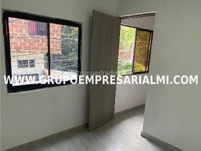 Apartamento de 2 alcobas en venta en Pachelly, Bello, 45 m² · foto 6 de 20