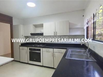 Apartamento de 3 alcobas en arriendo en El Poblado, Medellín, 127 m² · foto 2 de 19