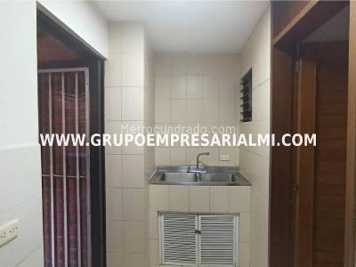 Apartamento de 3 alcobas en arriendo en El Poblado, Medellín, 127 m² · foto 3 de 19