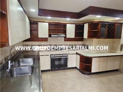 Apartamento en venta en El Poblado, Medellín · foto 2 de 20