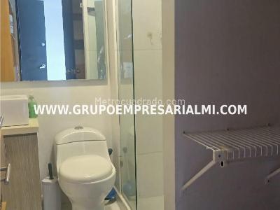 Apartaestudio en venta en El Poblado, Medellín, 30 m² · foto 10 de 20
