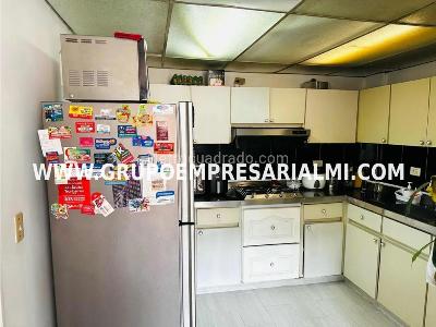 Apartamento de 4 alcobas en venta en Belen, Medellín, 136 m² · foto 3 de 20