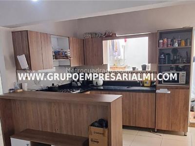 Casa de 4 alcobas en venta en Manrique, Medellín, 107 m² · foto 11 de 20