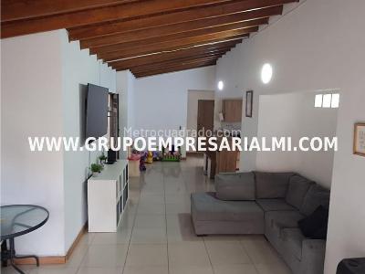 Casa de 4 alcobas en venta en Manrique, Medellín, 107 m² · foto 3 de 20