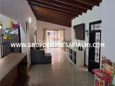 Casa de 4 alcobas en venta en Manrique, Medellín, 107 m² · foto 4 de 20