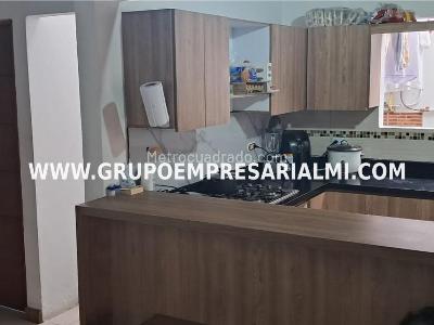 Casa de 4 alcobas en venta en Manrique, Medellín, 107 m² · foto 9 de 20