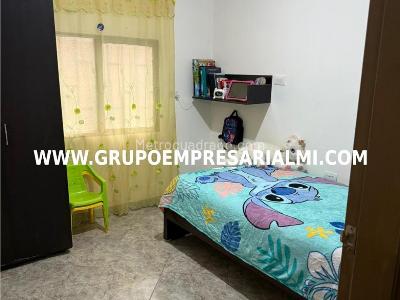Casa de 3 alcobas en venta en Itagui, Itagüí, 60 m² · foto 13 de 20