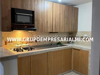 Casa de 3 alcobas en venta en Itagui, Itagüí, 60 m² · foto 2 de 20
