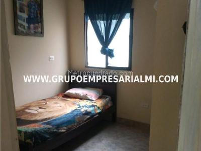 Casa de 3 alcobas en venta en Itagui, Itagüí, 60 m² · foto 3 de 20